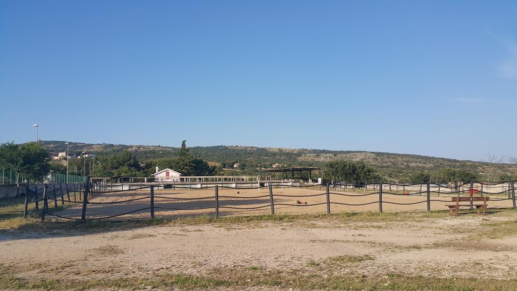 Hotel Menta E Rosmarino Monte Sant'Angelo Eksteriør billede